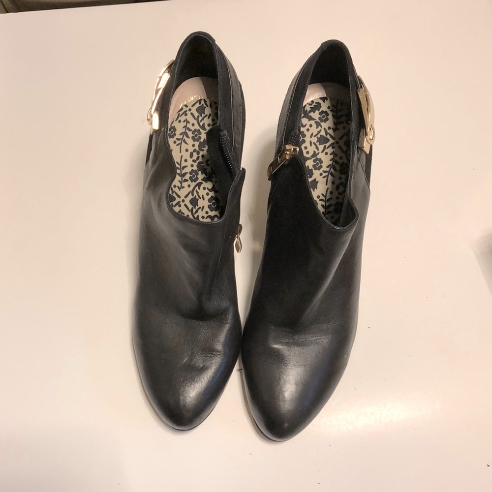 Vince Camuto Black Leather partial suede Shoe Boots Preloved US 9.5 women's.